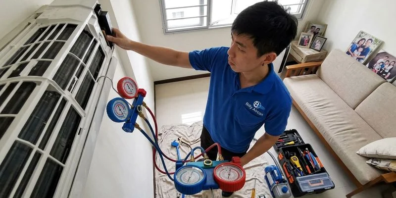 Manifold gauge set connected to aircon system for gas pressure testing